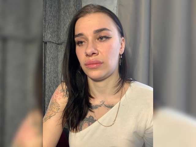 MaidenCrystal's BongaCams show and profile