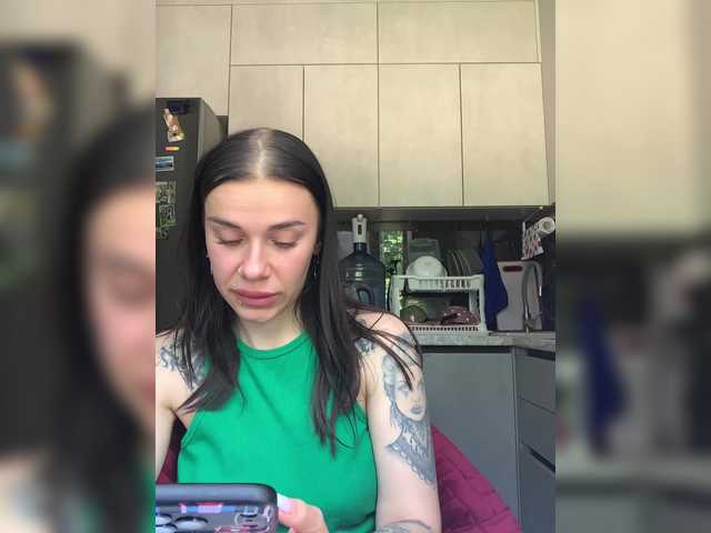 MaidenCrystal live cam on BongaCams
