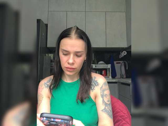 MaidenCrystal live cam on BongaCams
