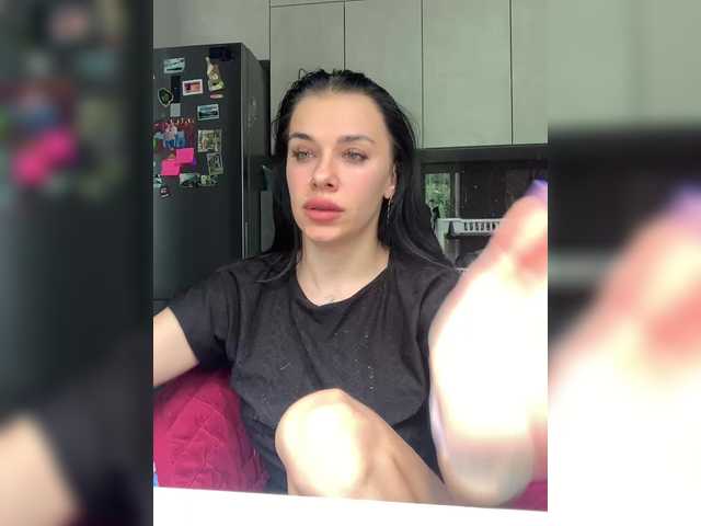 MaidenCrystal live cam on BongaCams