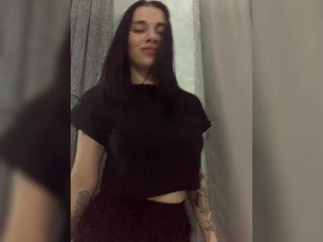 MaidenCrystal live webcam show