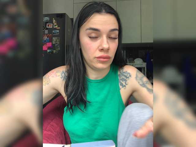 MaidenCrystal live cam on BongaCams