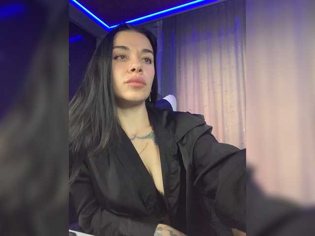 MaidenCrystal live cam on BongaCams