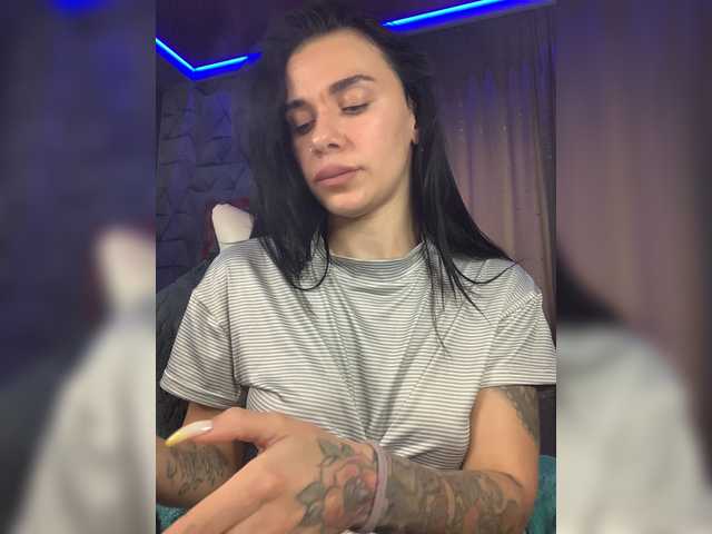 MaidenCrystal live cam on BongaCams