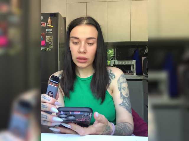 MaidenCrystal live cam on BongaCams