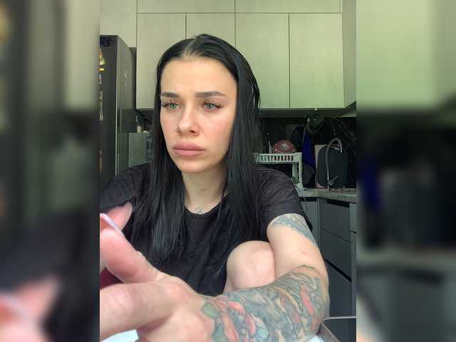 MaidenCrystal live cam on BongaCams