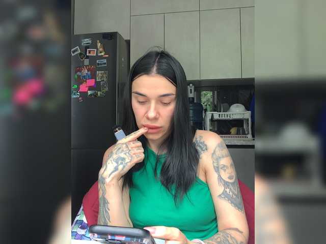 MaidenCrystal live cam on BongaCams