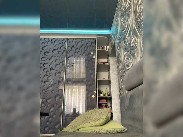 MaidenCrystal's BongaCams show and profile