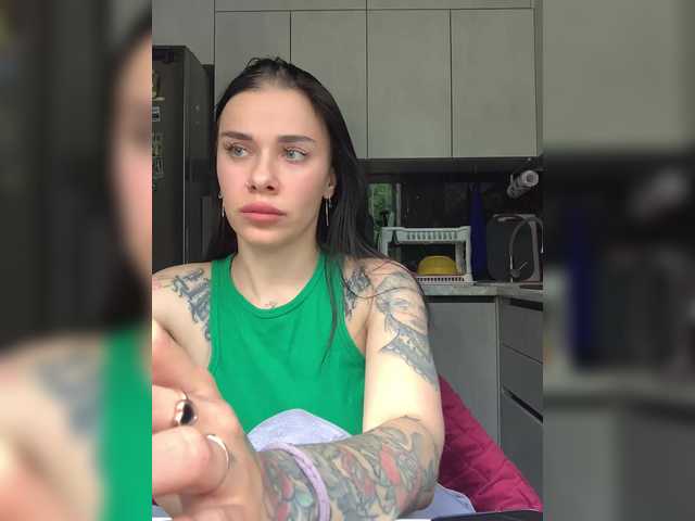 MaidenCrystal live cam on BongaCams