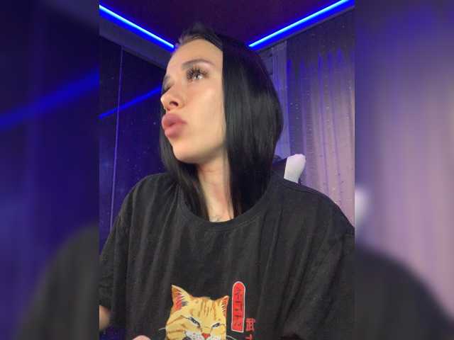 MaidenCrystal live cam on BongaCams