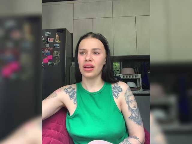 MaidenCrystal live cam on BongaCams