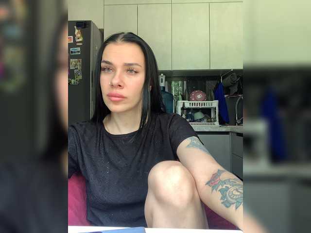 MaidenCrystal live cam on BongaCams