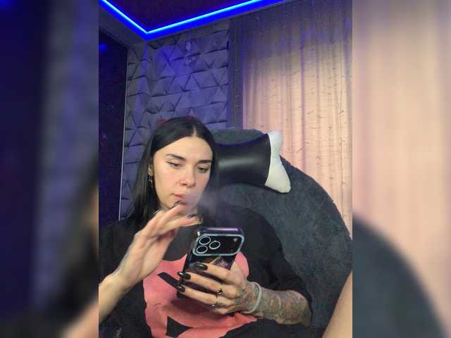 MaidenCrystal live cam on BongaCams