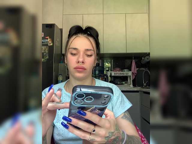 MaidenCrystal live cam on BongaCams