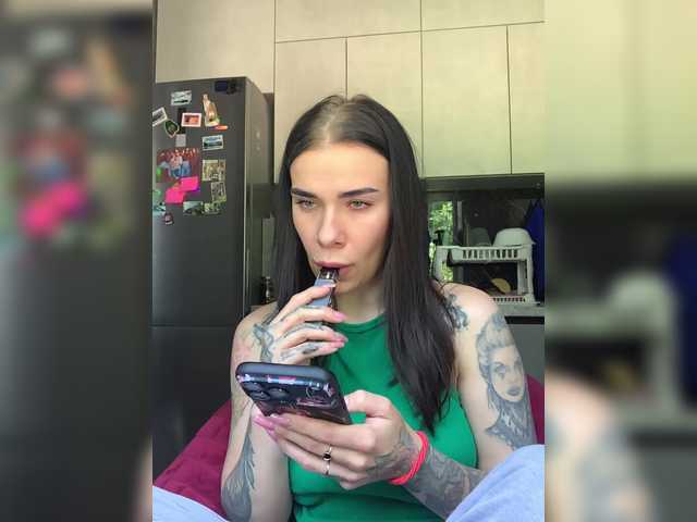 MaidenCrystal live cam on BongaCams