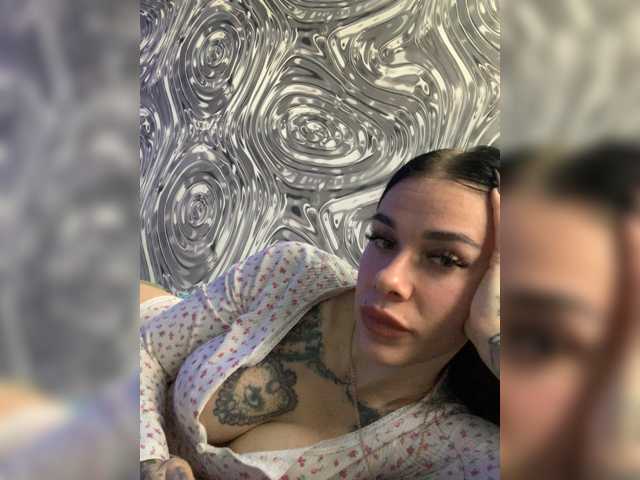 MaidenCrystal live cam on BongaCams