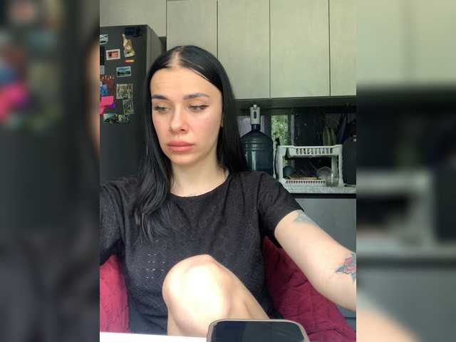 MaidenCrystal live cam on BongaCams