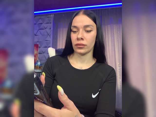 MaidenCrystal live cam on BongaCams