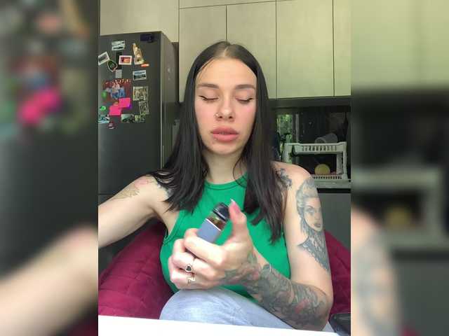 maidencrystal live sex show