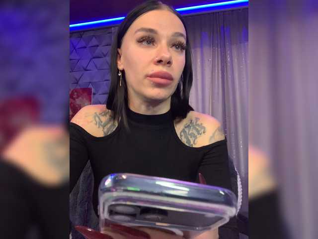 MaidenCrystal live cam on BongaCams