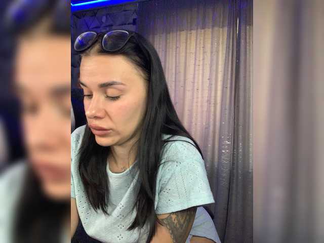 MaidenCrystal live cam on BongaCams