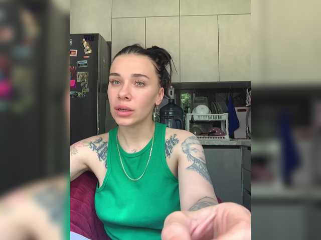MaidenCrystal live cam on BongaCams