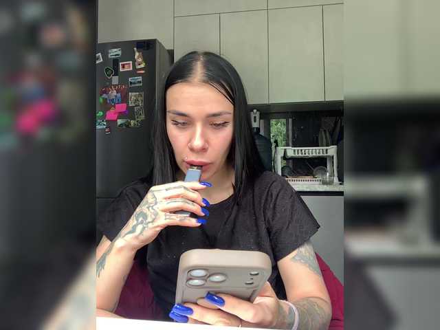 MaidenCrystal live cam on BongaCams