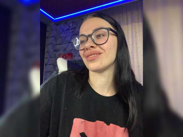 MaidenCrystal live cam on BongaCams