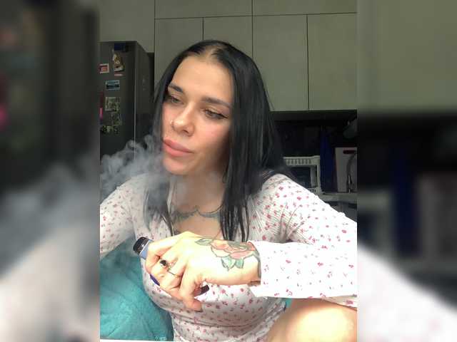 MaidenCrystal live webcam show