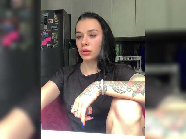 MaidenCrystal live cam on BongaCams