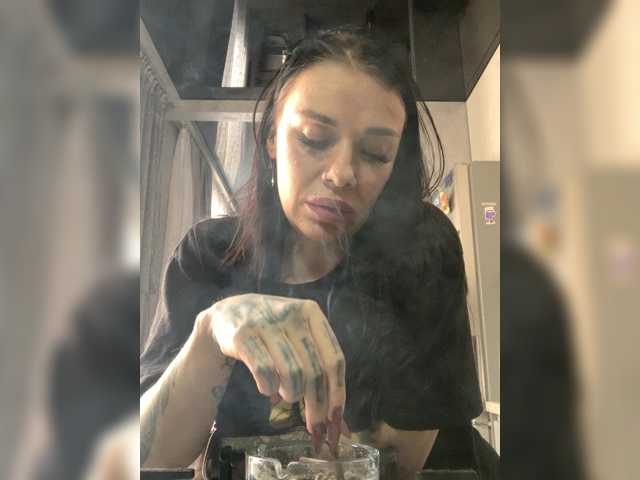 MaidenCrystal live cam on BongaCams