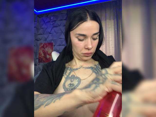 MaidenCrystal live cam on BongaCams