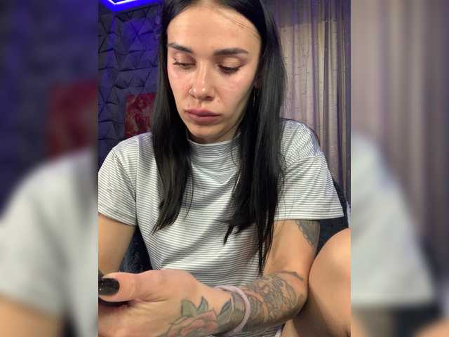 MaidenCrystal live cam on BongaCams