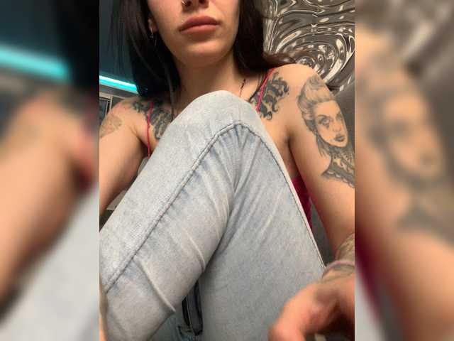 MaidenCrystal's BongaCams show and profile