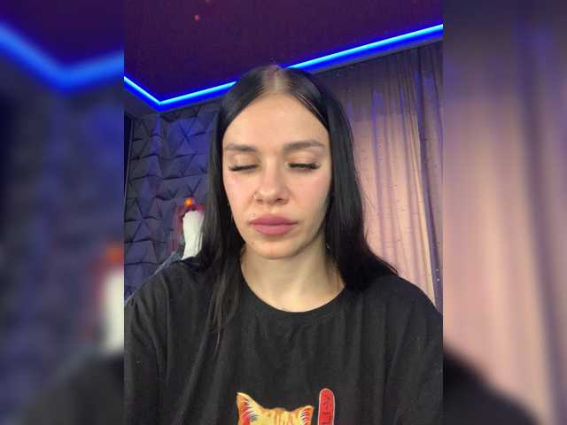MaidenCrystal live cam on BongaCams