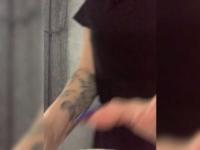 MaidenCrystal live webcam show