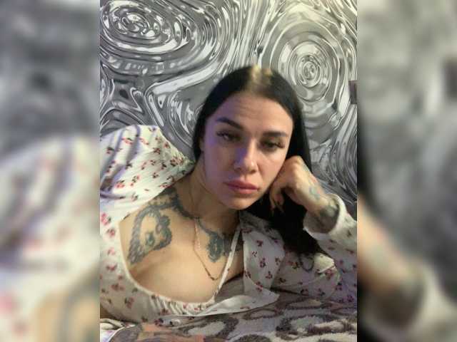 MaidenCrystal live cam on BongaCams