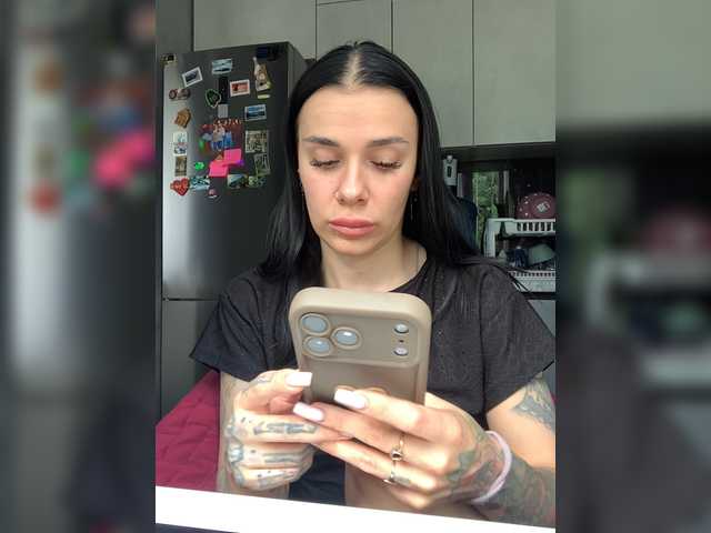 MaidenCrystal live cam on BongaCams
