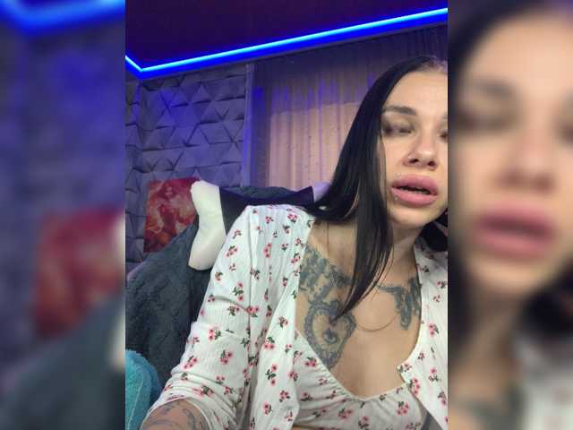 MaidenCrystal, en directo ahora en BongaCams