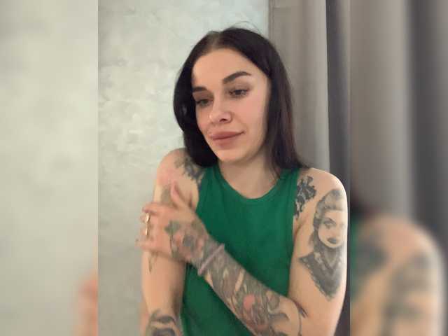 MaidenCrystal live cam on BongaCams