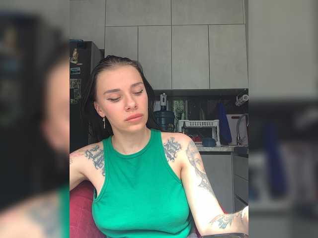 MaidenCrystal live cam on BongaCams