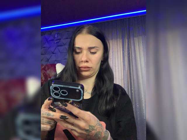 MaidenCrystal live cam on BongaCams