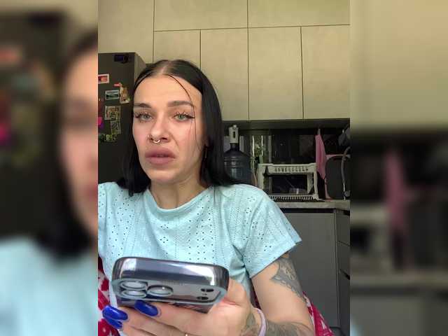 MaidenCrystal live cam on BongaCams