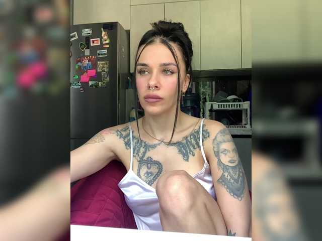 MaidenCrystal Cam en directo en BongaCams