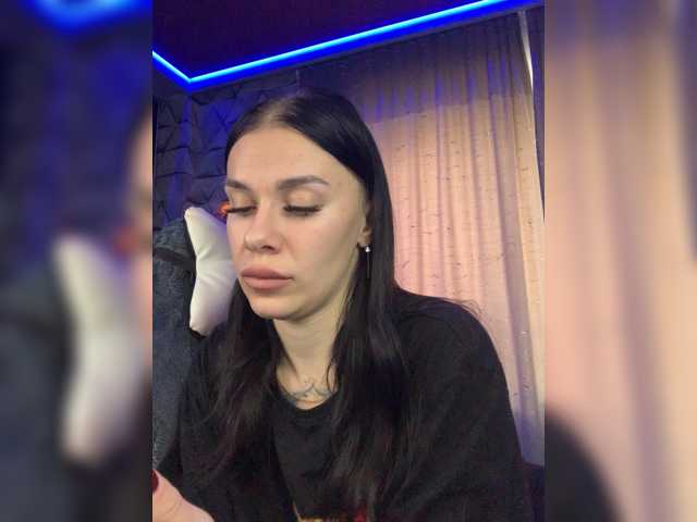 MaidenCrystal live cam on BongaCams