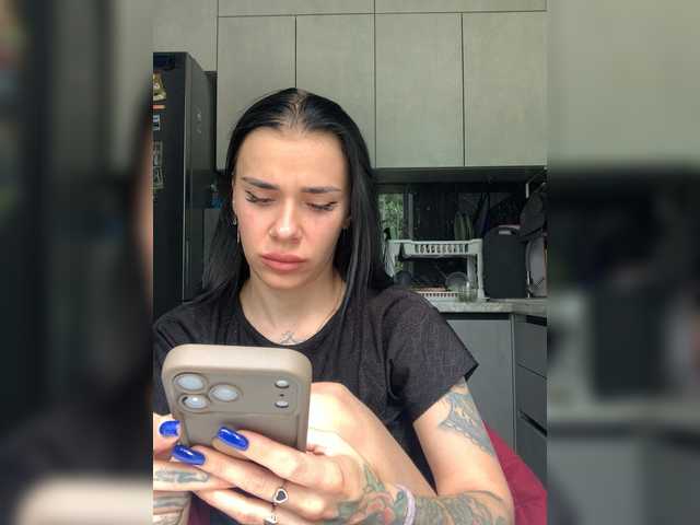 MaidenCrystal live cam on BongaCams