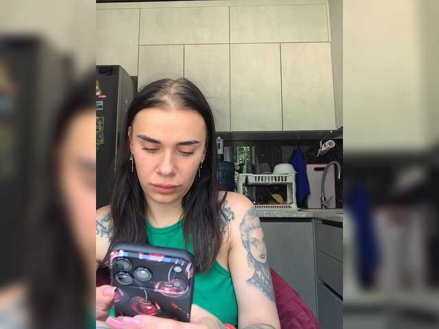 MaidenCrystal live cam on BongaCams