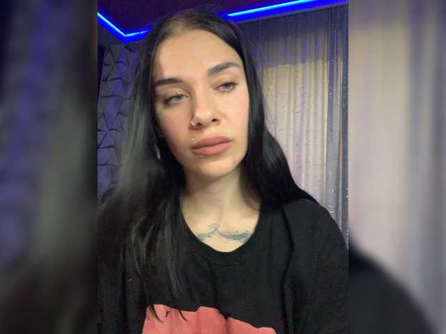 MaidenCrystal live cam on BongaCams