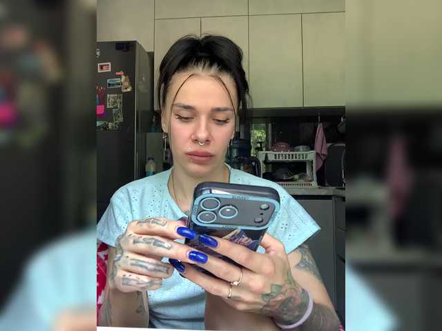 MaidenCrystal live cam on BongaCams