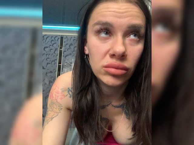 MaidenCrystal's BongaCams show and profile